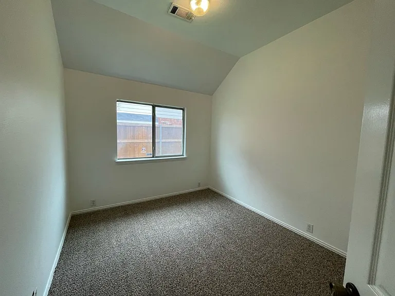 905 Remington Ranch Rd — Photo 11