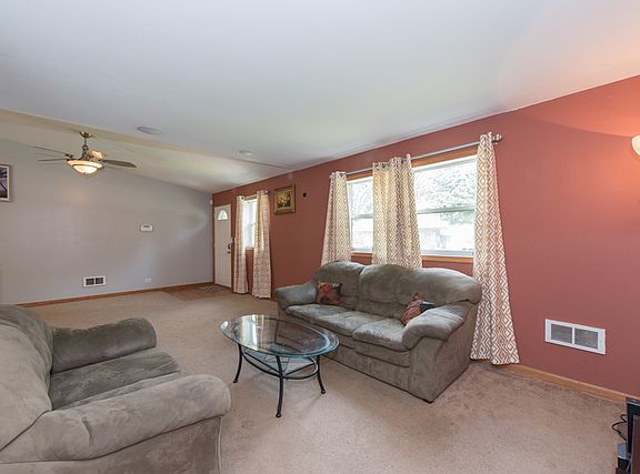 3rd image of 41662 N Fulton Ave