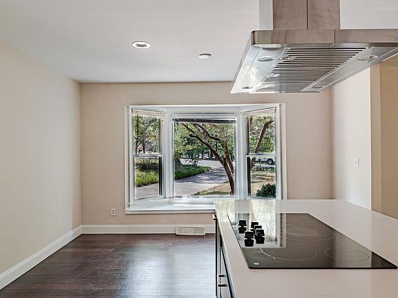 3rd image of 11141 Timber Hill Ct