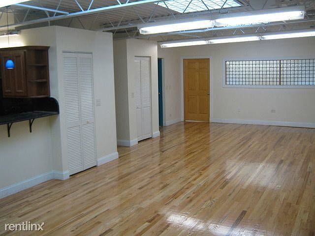 2050 W. Armiitage Ave #2-2