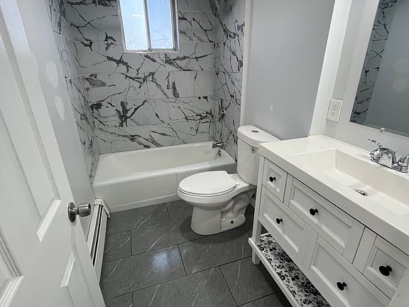 3rd image of 21 Pleasant St Unit 4
