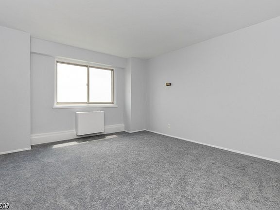 5th image of 377 S Harrison St #19EE