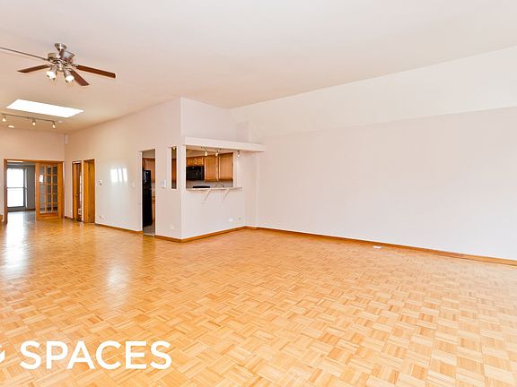 2nd image of 1006 N Clark St #Unt4n