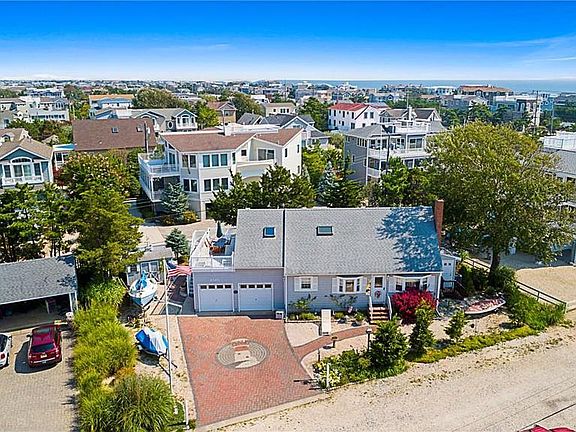 3rd image of 1046-C Long Beach Blvd