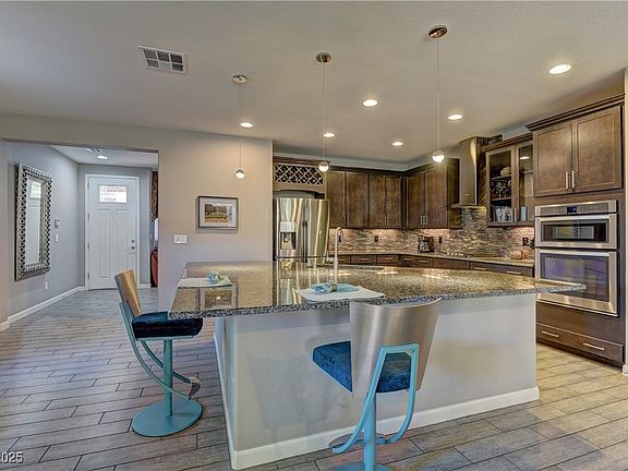 2nd image of 753 Topocoba St