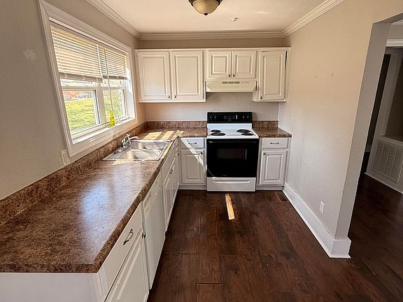 4th image of 320 S Richards St