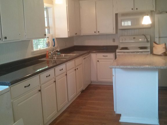 2nd image of 214 S 6th St
