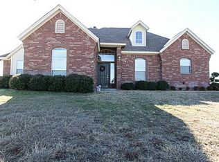 147 N Rolling Plains Dr, Rhome, TX 76078