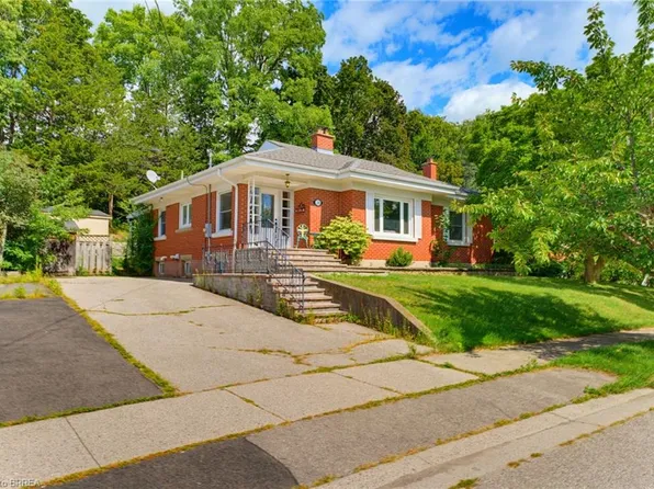 36 Slater St, Brantford, ON N3T 4N9