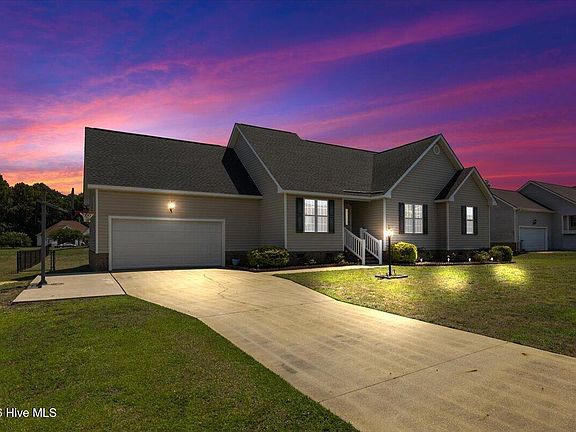 3rd image of 223 Sunridge Lane
