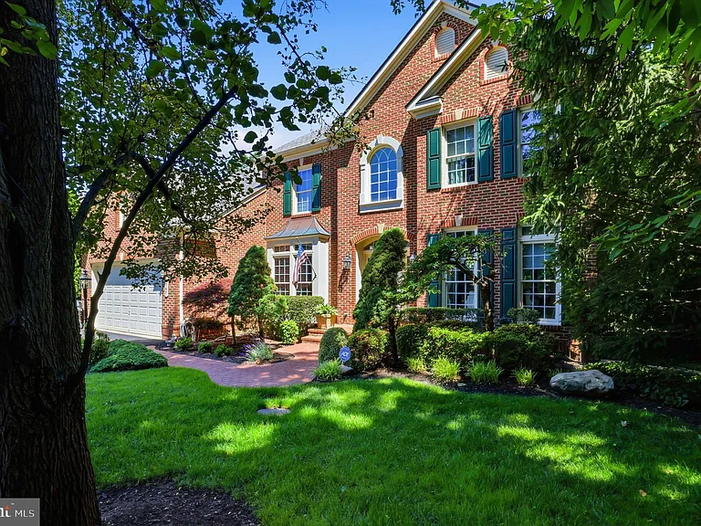5767 Bush Hill Dr — Photo 2