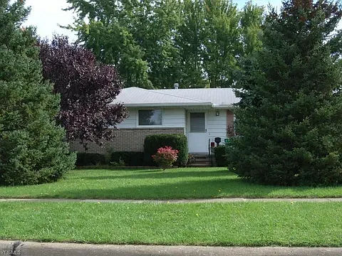 2701 Marshall Ave — Photo 1