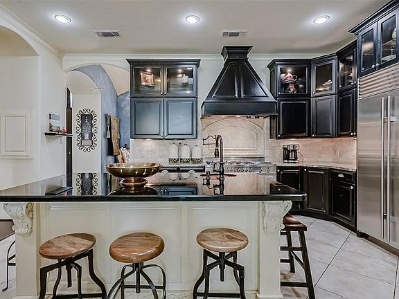3rd image of 9 Home Place Ct