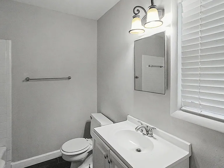4121-2 Walker Rd — Photo 11