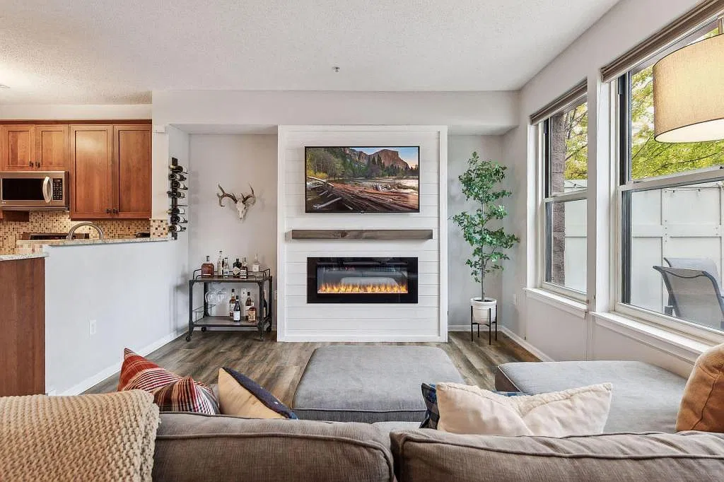 2 bed, 1.5 bath, 1244 sqft, $3,100 — Photo 4