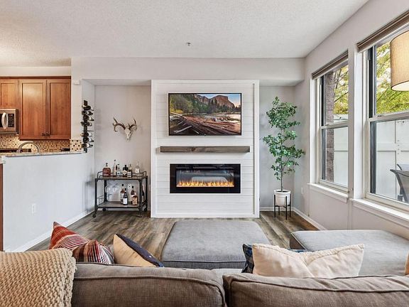 4th image of 580 N 2nd St APT 104