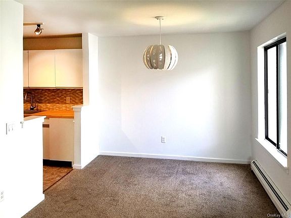 5th image of 23 Hillside Ter APT B