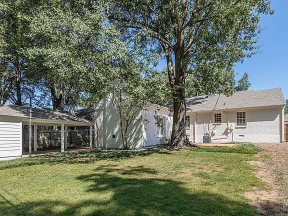 5th image of 263 Mary Ann Dr