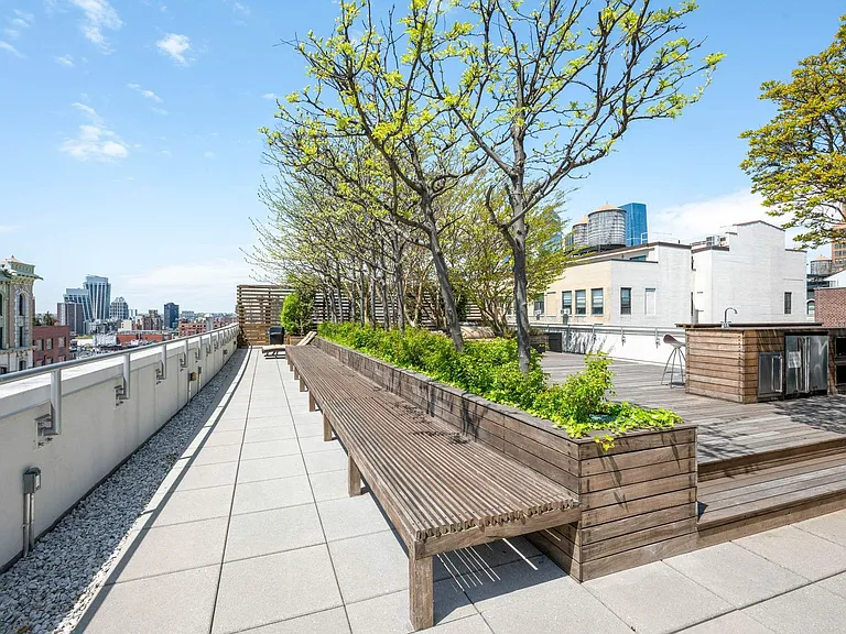 133 W 22nd St #7E — Photo 15