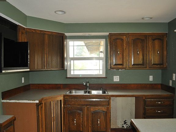 5th image of 8829 S K St