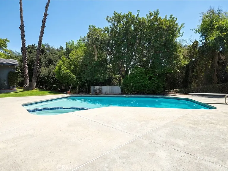 436 Stanford Dr — Photo 5