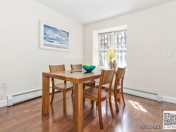 4th image of 409 Putnam Ave