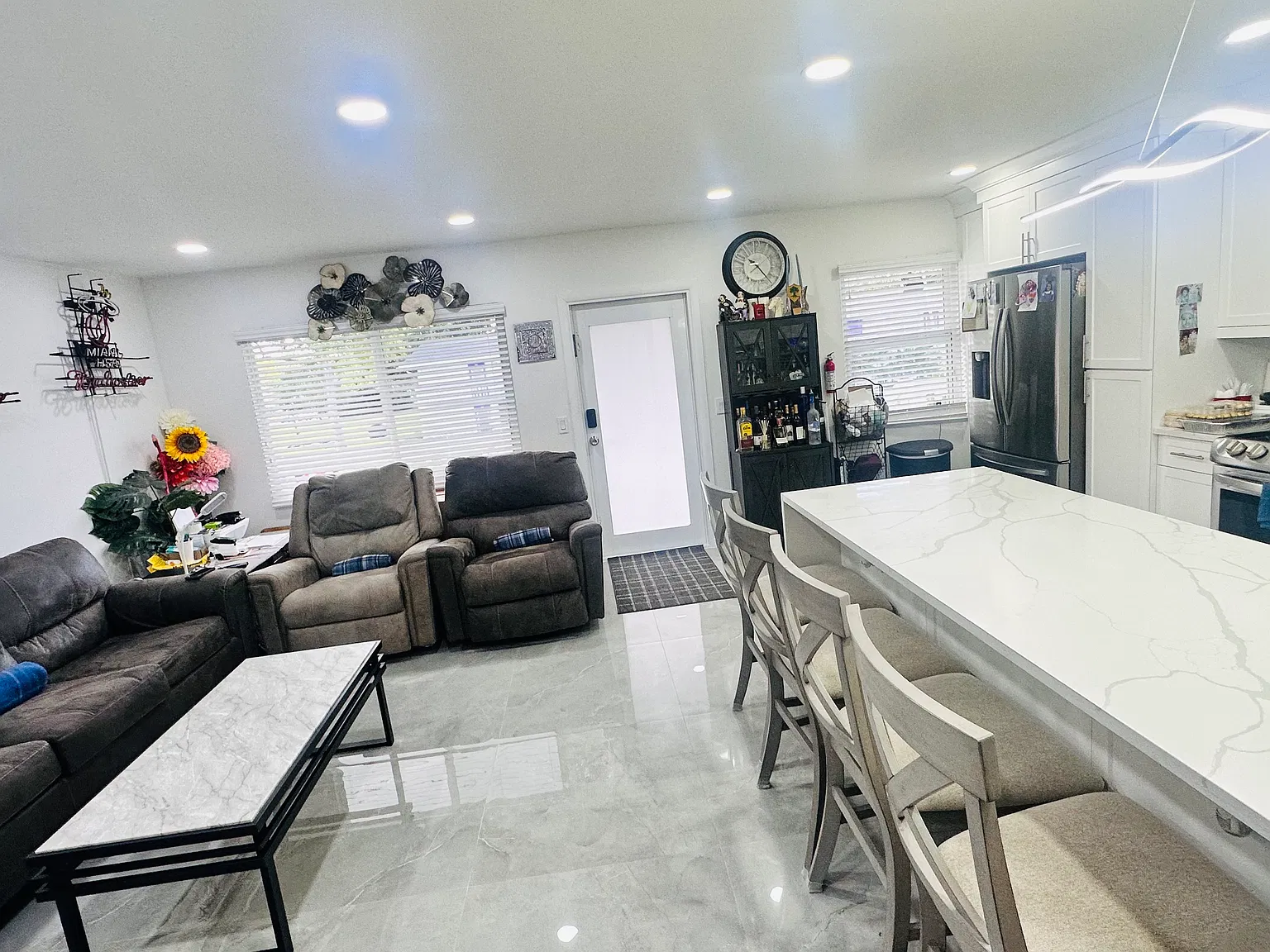 2 bed, 1.5 bath, 880 sqft, $3,500 — Photo 4