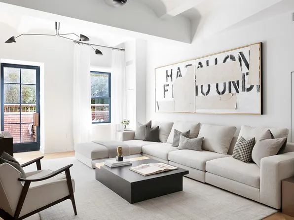 275 West 10th Street image 1 of 19