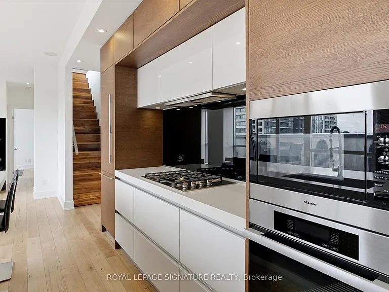 1205 Queen St W #Penthouse 704 — Photo 10