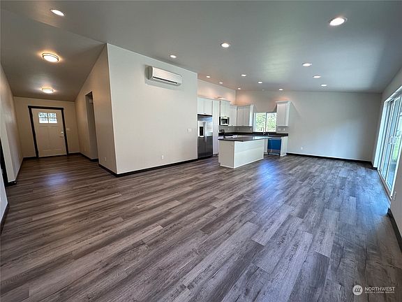 4th image of 2564 San Juan Street