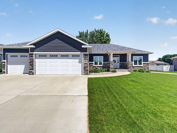 2nd image of 523 Kingston Cir