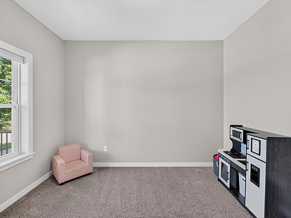 5th image of 299 Hallmark Way