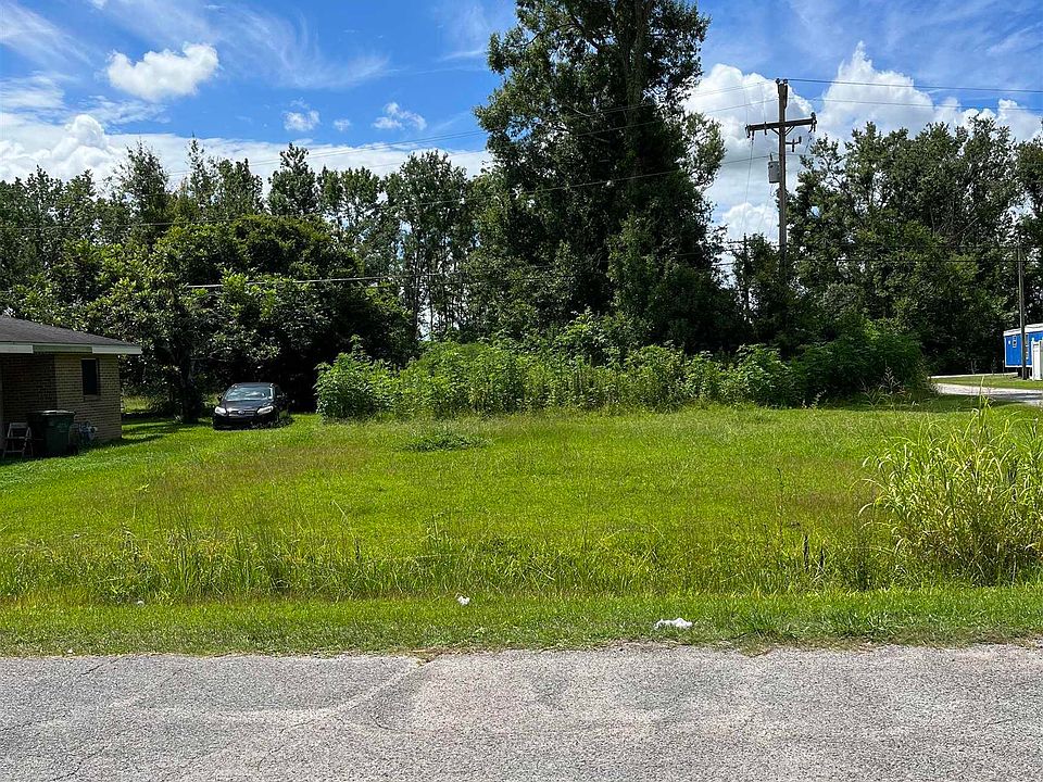 1st image of 300 Willowdale Dr