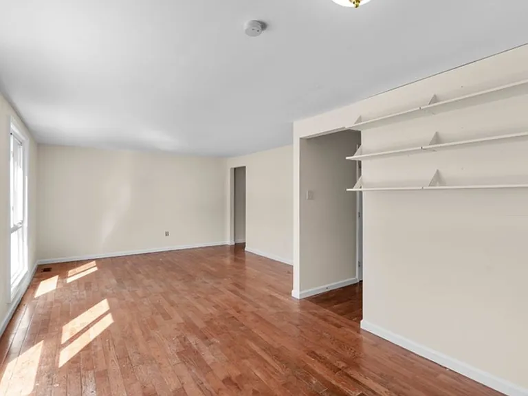 10289 Daystar Ct — Photo 7