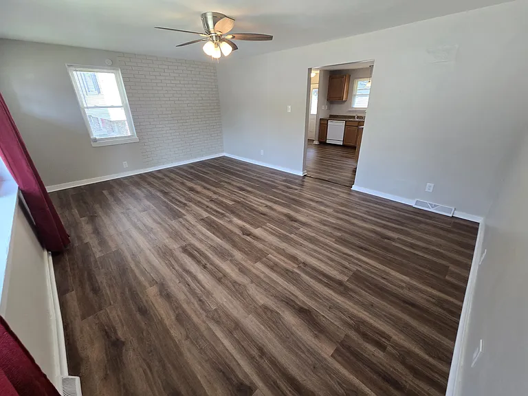 3431 Fullerton Ave — Photo 12
