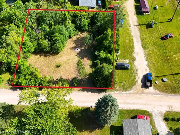 7266 Southwood Rd, Lexington, MI 48450