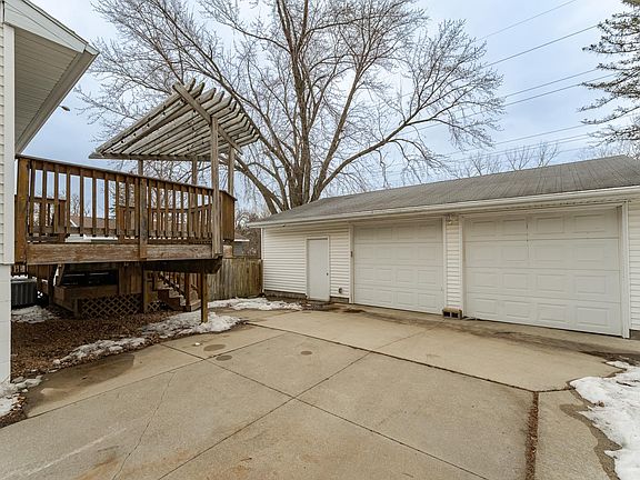 2nd image of 164 36th Ave NW