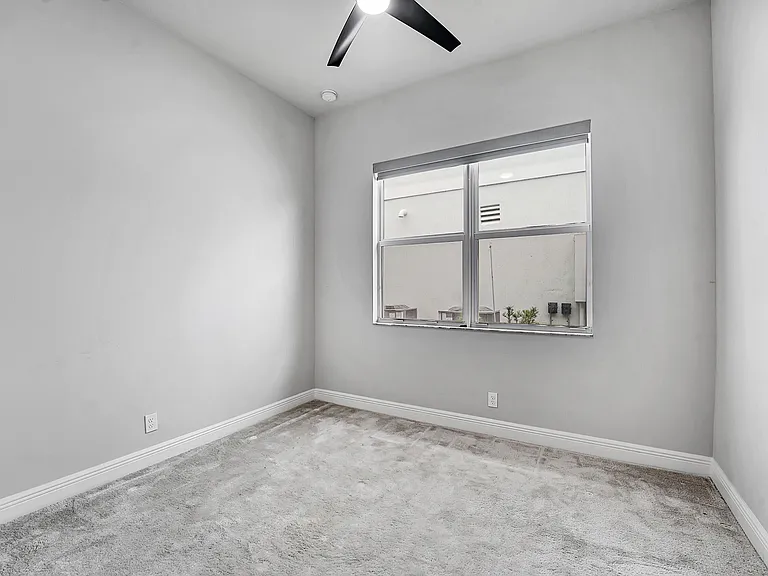 12582 Nautilus Cir — Photo 14