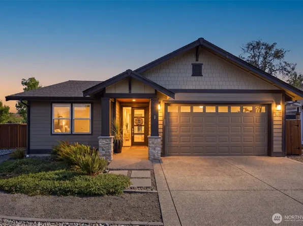 300 Broadmoor Street, Sequim, WA 98382