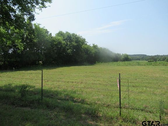 3rd image of 7 Ac Cres #152-W