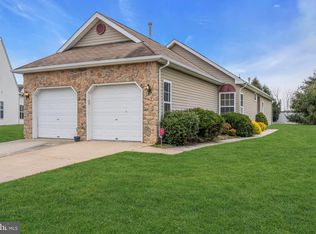 9 Madison Ct, Edgewater Park, NJ 08010