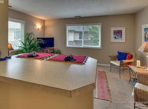 5th image of 378 N Hayden Island Dr #133