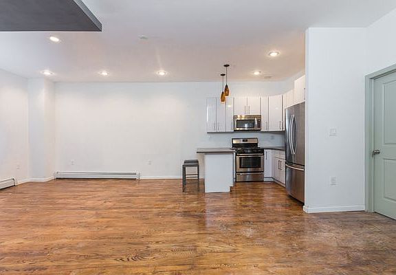 4th image of 14 Woodbine St #1B