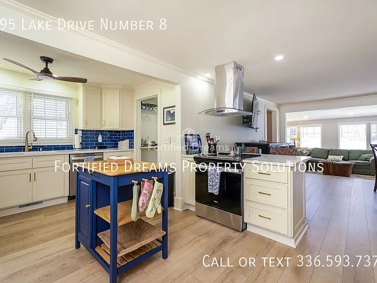 395 Lake Dr #8 — Photo 12