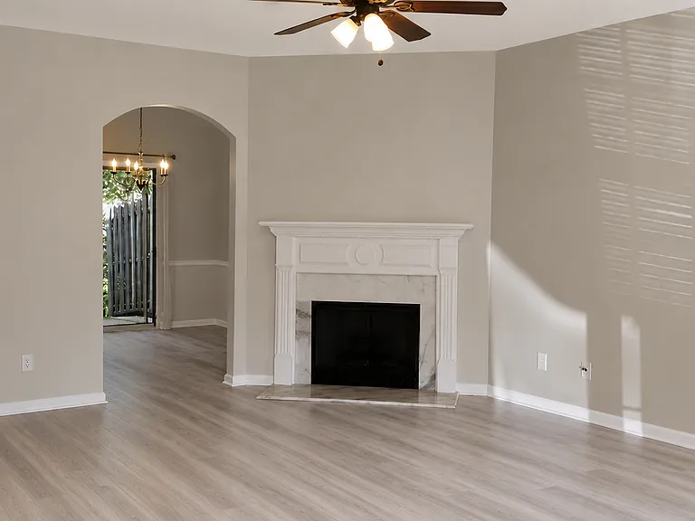 655 Kenridge Dr — Photo 1