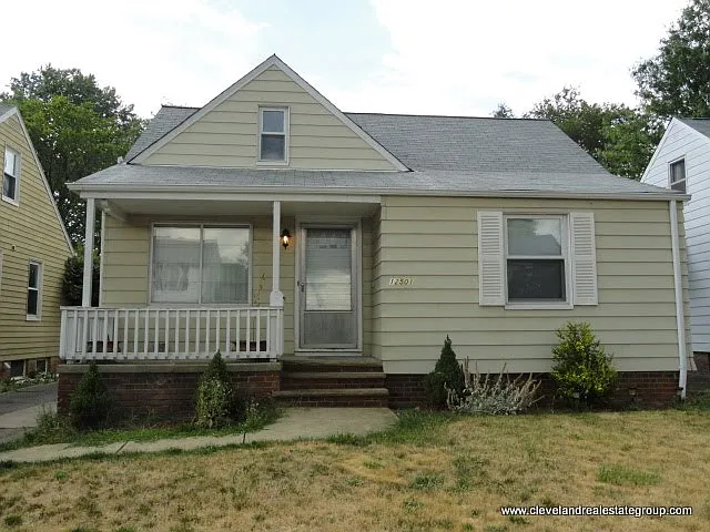 12501 Willard Ave photo 1