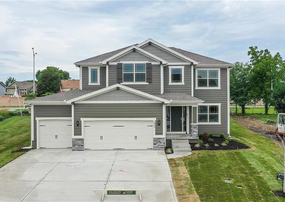 1st image of 127 SE Ayden Ln