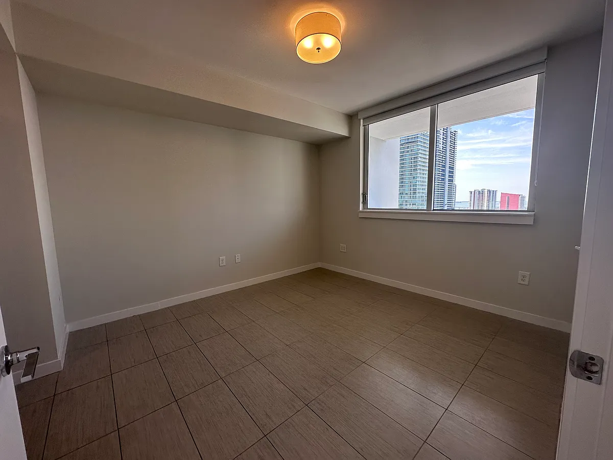 Building Photo - 115 SW 11th St #1551