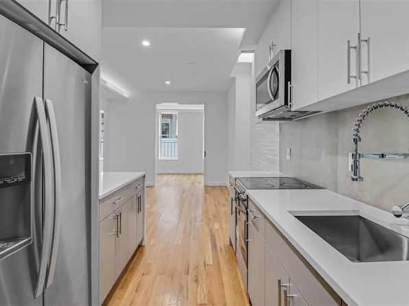 319 E 93rd St #3F