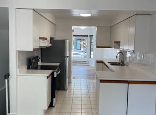 127 Harrison St #2A, Toronto, ON M6J 2A2